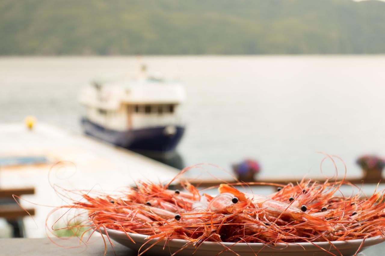 Homfray Lodge Desolation Sound Екстер'єр фото